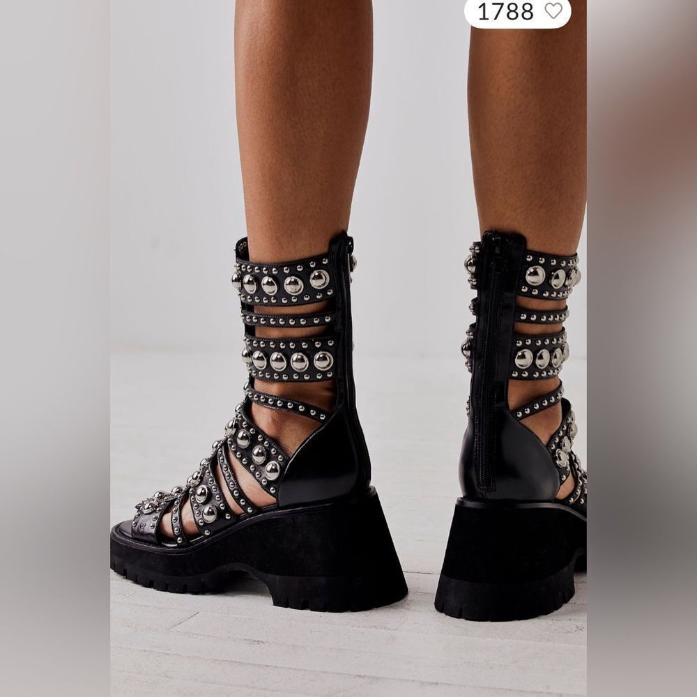 Jeffrey Campbell Black and Silver Gladiator Sandals/ size 6.5 - Picture 3 of 10